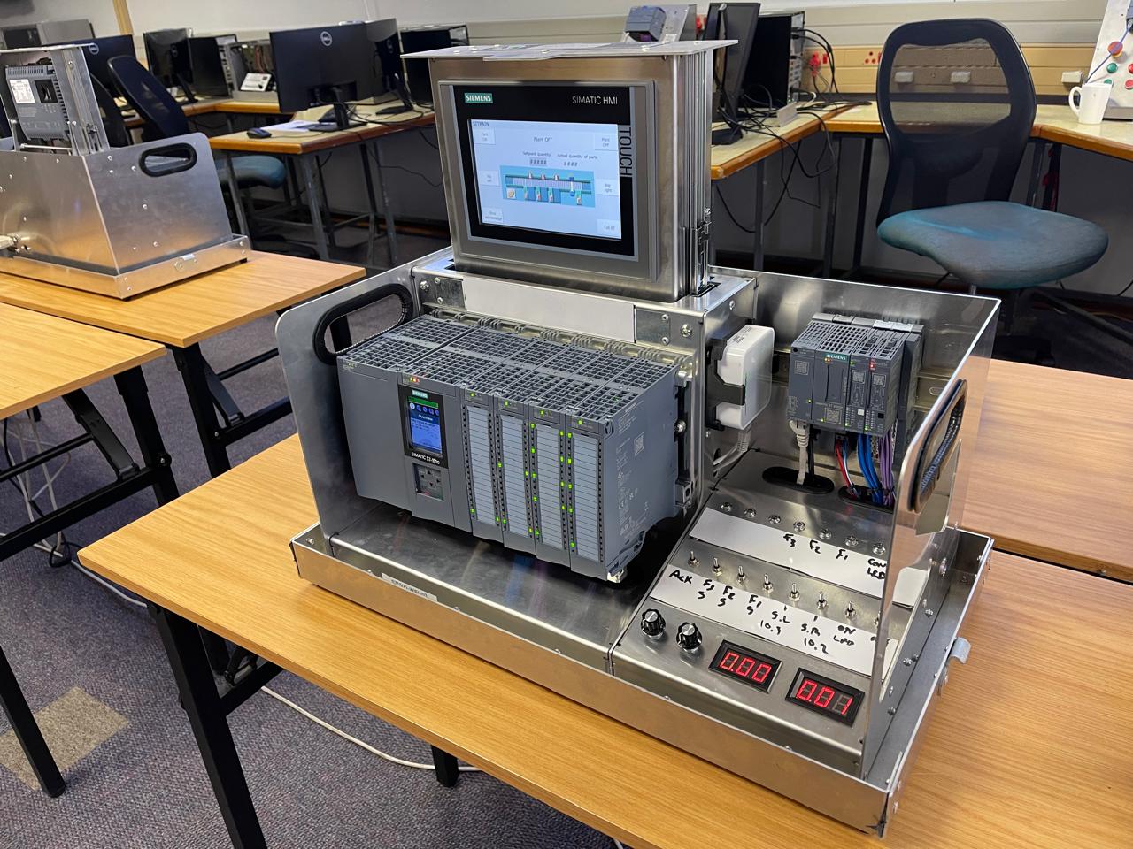 S7-1500 Training Station with HMI